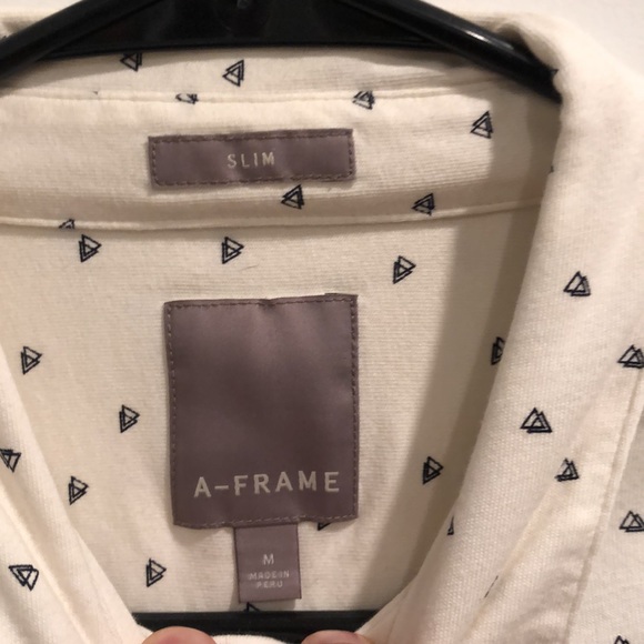 A-frame Rome short sleeve knit button down shirt. Medium. White - Picture 3 of 3